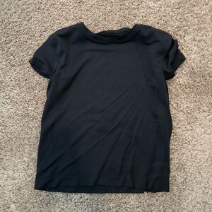Lululemon T-Shirt